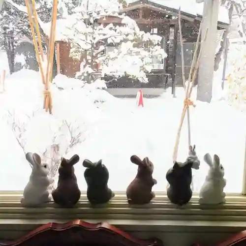 彌彦神社　(伊夜日子神社)の像