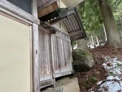 赤瀧神社の{uncategorized: "未分類", other: "その他", undefined: "問題あり", building: "その他建物", grave: "お墓", sacred_gate: "鳥居", guardian: "狛犬", statue: "像", buddha: "仏像", history: "歴史", nature: "自然", garden: "庭園", animal: "動物", pagoda: "塔", temizu: "手水舎", mountain_gate: "山門・神門", sanctuary: "本殿・本堂", subordinate: "末社・摂社", art: "芸術", scenery: "景色", jizo: "地蔵", ema: "絵馬", goshuin: "御朱印", omikuji: "おみくじ", items: "授与品その他", amulet: "お守り", goshuincho: "御朱印帳", eats: "食事", festival: "お祭り", votive_dance: "神楽", shichigosan: "七五三参", wedding: "結婚式", experience: "体験その他", initially: "初詣", around: "周辺", anti_infection: "感染症対策"}