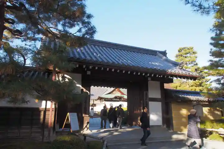 大覚寺の山門・神門