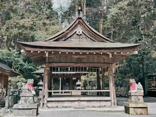 貴船神社奥宮の{uncategorized: "未分類", other: "その他", undefined: "問題あり", building: "その他建物", grave: "お墓", sacred_gate: "鳥居", guardian: "狛犬", statue: "像", buddha: "仏像", history: "歴史", nature: "自然", garden: "庭園", animal: "動物", pagoda: "塔", temizu: "手水舎", mountain_gate: "山門・神門", sanctuary: "本殿・本堂", subordinate: "末社・摂社", art: "芸術", scenery: "景色", jizo: "地蔵", ema: "絵馬", goshuin: "御朱印", omikuji: "おみくじ", items: "授与品その他", amulet: "お守り", goshuincho: "御朱印帳", eats: "食事", festival: "お祭り", votive_dance: "神楽", shichigosan: "七五三参", wedding: "結婚式", experience: "体験その他", initially: "初詣", around: "周辺", anti_infection: "感染症対策"}