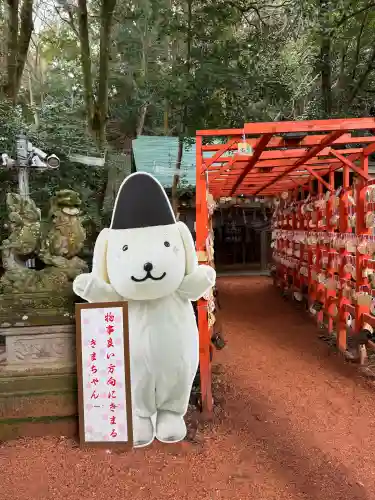 石浦神社の{uncategorized: "未分類", other: "その他", undefined: "問題あり", building: "その他建物", grave: "お墓", sacred_gate: "鳥居", guardian: "狛犬", statue: "像", buddha: "仏像", history: "歴史", nature: "自然", garden: "庭園", animal: "動物", pagoda: "塔", temizu: "手水舎", mountain_gate: "山門・神門", sanctuary: "本殿・本堂", subordinate: "末社・摂社", art: "芸術", scenery: "景色", jizo: "地蔵", ema: "絵馬", goshuin: "御朱印", omikuji: "おみくじ", items: "授与品その他", amulet: "お守り", goshuincho: "御朱印帳", eats: "食事", festival: "お祭り", votive_dance: "神楽", shichigosan: "七五三参", wedding: "結婚式", experience: "体験その他", initially: "初詣", around: "周辺", anti_infection: "感染症対策"}