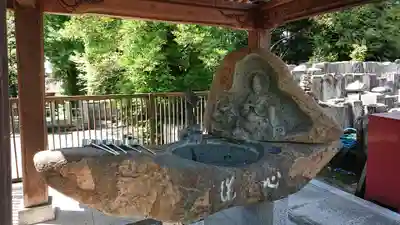種徳院の手水舎