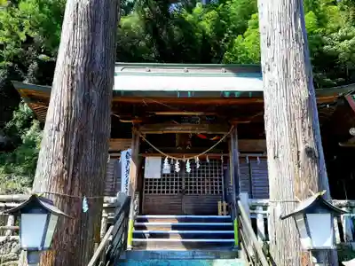 諏訪神社の本殿・本堂