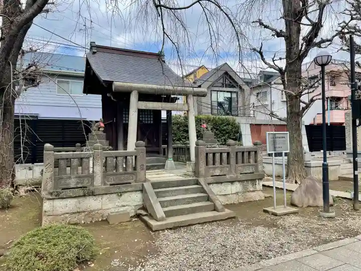 茗荷稲荷神社の{uncategorized: "未分類", other: "その他", undefined: "問題あり", building: "その他建物", grave: "お墓", sacred_gate: "鳥居", guardian: "狛犬", statue: "像", buddha: "仏像", history: "歴史", nature: "自然", garden: "庭園", animal: "動物", pagoda: "塔", temizu: "手水舎", mountain_gate: "山門・神門", sanctuary: "本殿・本堂", subordinate: "末社・摂社", art: "芸術", scenery: "景色", jizo: "地蔵", ema: "絵馬", goshuin: "御朱印", omikuji: "おみくじ", items: "授与品その他", amulet: "お守り", goshuincho: "御朱印帳", eats: "食事", festival: "お祭り", votive_dance: "神楽", shichigosan: "七五三参", wedding: "結婚式", experience: "体験その他", initially: "初詣", around: "周辺", anti_infection: "感染症対策"}