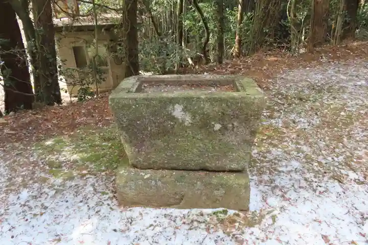築山神社の手水舎