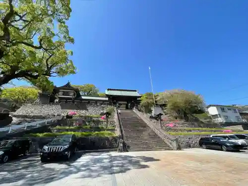 鎮西大社諏訪神社の山門・神門