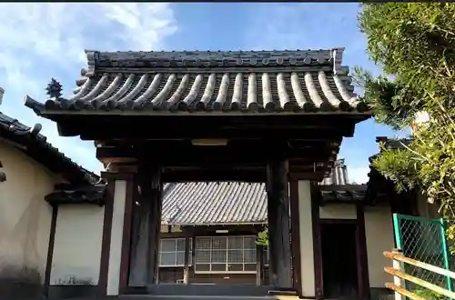 福住寺の山門