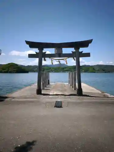 鳴無神社の{uncategorized: "未分類", other: "その他", undefined: "問題あり", building: "その他建物", grave: "お墓", sacred_gate: "鳥居", guardian: "狛犬", statue: "像", buddha: "仏像", history: "歴史", nature: "自然", garden: "庭園", animal: "動物", pagoda: "塔", temizu: "手水舎", mountain_gate: "山門・神門", sanctuary: "本殿・本堂", subordinate: "末社・摂社", art: "芸術", scenery: "景色", jizo: "地蔵", ema: "絵馬", goshuin: "御朱印", omikuji: "おみくじ", items: "授与品その他", amulet: "お守り", goshuincho: "御朱印帳", eats: "食事", festival: "お祭り", votive_dance: "神楽", shichigosan: "七五三参", wedding: "結婚式", experience: "体験その他", initially: "初詣", around: "周辺", anti_infection: "感染症対策"}