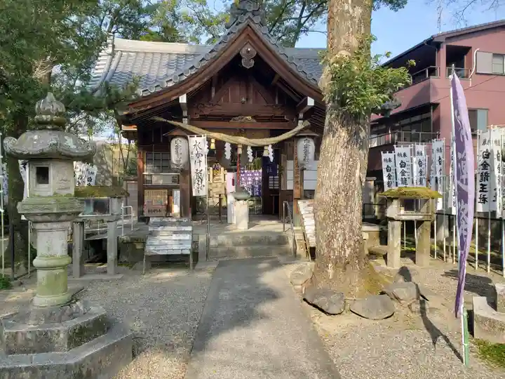 白金龍王社の本殿・本堂