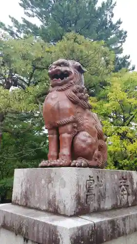 白山神社の狛犬