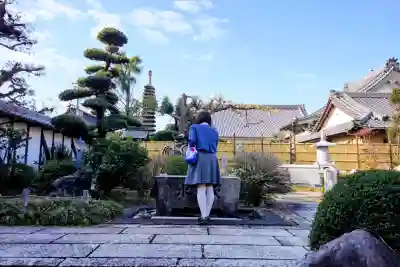 世尊院(曼陀羅寺塔頭)の手水舎