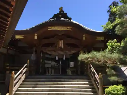 諏訪大社下社秋宮の本殿・本堂