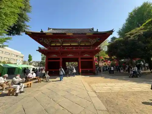 根津神社の{uncategorized: "未分類", other: "その他", undefined: "問題あり", building: "その他建物", grave: "お墓", sacred_gate: "鳥居", guardian: "狛犬", statue: "像", buddha: "仏像", history: "歴史", nature: "自然", garden: "庭園", animal: "動物", pagoda: "塔", temizu: "手水舎", mountain_gate: "山門・神門", sanctuary: "本殿・本堂", subordinate: "末社・摂社", art: "芸術", scenery: "景色", jizo: "地蔵", ema: "絵馬", goshuin: "御朱印", omikuji: "おみくじ", items: "授与品その他", amulet: "お守り", goshuincho: "御朱印帳", eats: "食事", festival: "お祭り", votive_dance: "神楽", shichigosan: "七五三参", wedding: "結婚式", experience: "体験その他", initially: "初詣", around: "周辺", anti_infection: "感染症対策"}