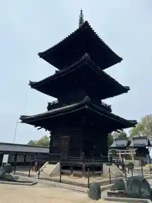 餘慶寺の{uncategorized: "未分類", other: "その他", undefined: "問題あり", building: "その他建物", grave: "お墓", sacred_gate: "鳥居", guardian: "狛犬", statue: "像", buddha: "仏像", history: "歴史", nature: "自然", garden: "庭園", animal: "動物", pagoda: "塔", temizu: "手水舎", mountain_gate: "山門・神門", sanctuary: "本殿・本堂", subordinate: "末社・摂社", art: "芸術", scenery: "景色", jizo: "地蔵", ema: "絵馬", goshuin: "御朱印", omikuji: "おみくじ", items: "授与品その他", amulet: "お守り", goshuincho: "御朱印帳", eats: "食事", festival: "お祭り", votive_dance: "神楽", shichigosan: "七五三参", wedding: "結婚式", experience: "体験その他", initially: "初詣", around: "周辺", anti_infection: "感染症対策"}