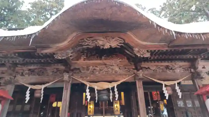 熊野大社の{uncategorized: "未分類", other: "その他", undefined: "問題あり", building: "その他建物", grave: "お墓", sacred_gate: "鳥居", guardian: "狛犬", statue: "像", buddha: "仏像", history: "歴史", nature: "自然", garden: "庭園", animal: "動物", pagoda: "塔", temizu: "手水舎", mountain_gate: "山門・神門", sanctuary: "本殿・本堂", subordinate: "末社・摂社", art: "芸術", scenery: "景色", jizo: "地蔵", ema: "絵馬", goshuin: "御朱印", omikuji: "おみくじ", items: "授与品その他", amulet: "お守り", goshuincho: "御朱印帳", eats: "食事", festival: "お祭り", votive_dance: "神楽", shichigosan: "七五三参", wedding: "結婚式", experience: "体験その他", initially: "初詣", around: "周辺", anti_infection: "感染症対策"}