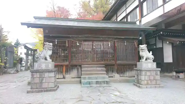 八剣神社の本殿・本堂