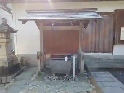 神明神社の手水舎