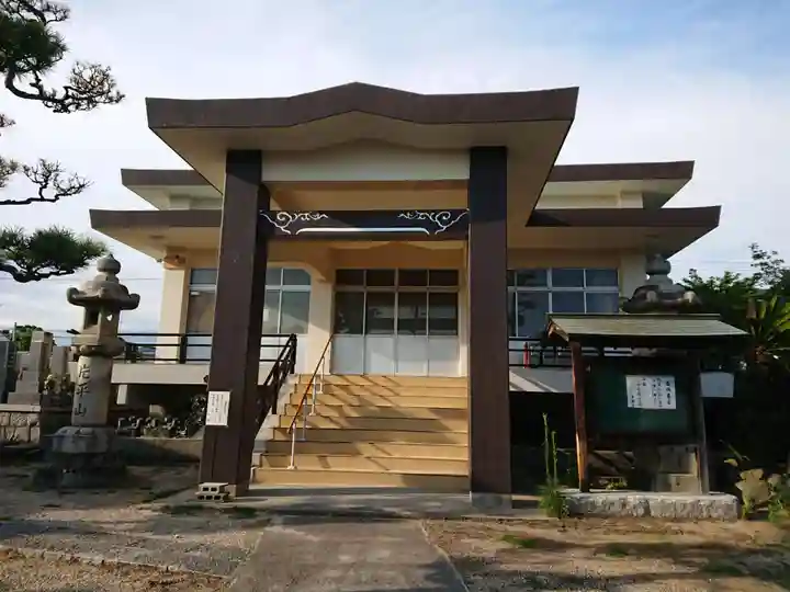 泉竜寺の山門・神門