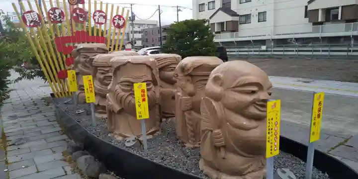 旭川銀座弁天神社の像