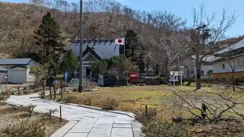 霧多布神社の庭園