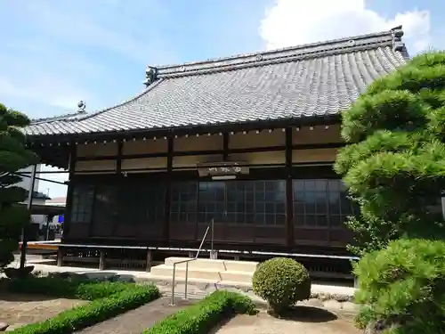 円泰寺の本殿