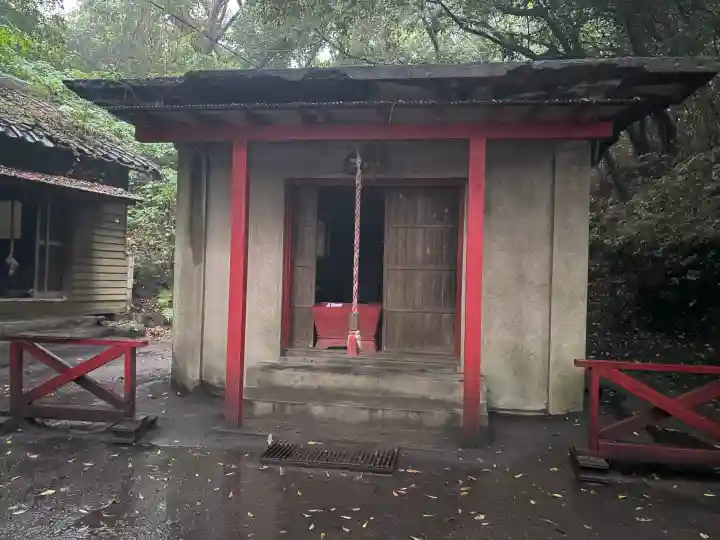 腹五社神社の{uncategorized: "未分類", other: "その他", undefined: "問題あり", building: "その他建物", grave: "お墓", sacred_gate: "鳥居", guardian: "狛犬", statue: "像", buddha: "仏像", history: "歴史", nature: "自然", garden: "庭園", animal: "動物", pagoda: "塔", temizu: "手水舎", mountain_gate: "山門・神門", sanctuary: "本殿・本堂", subordinate: "末社・摂社", art: "芸術", scenery: "景色", jizo: "地蔵", ema: "絵馬", goshuin: "御朱印", omikuji: "おみくじ", items: "授与品その他", amulet: "お守り", goshuincho: "御朱印帳", eats: "食事", festival: "お祭り", votive_dance: "神楽", shichigosan: "七五三参", wedding: "結婚式", experience: "体験その他", initially: "初詣", around: "周辺", anti_infection: "感染症対策"}