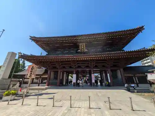 川崎大師（平間寺）の山門