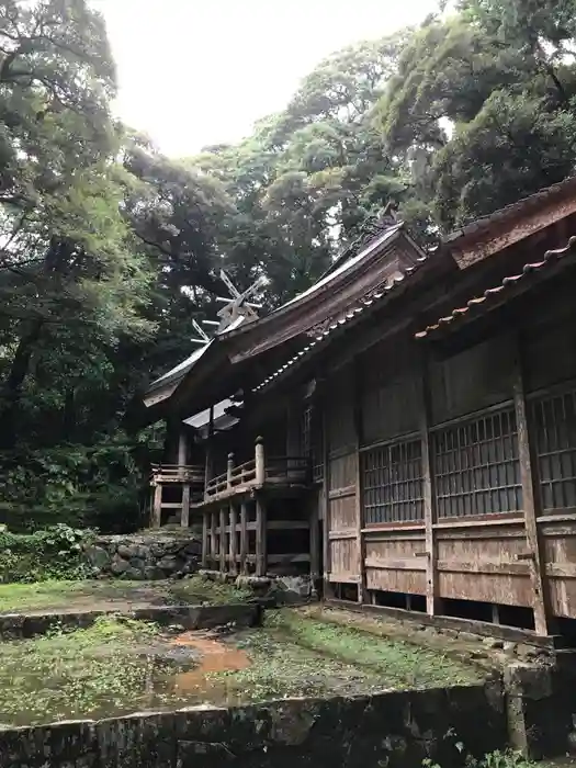 多鳩神社の本殿