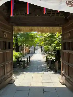 産霊宮の山門・神門