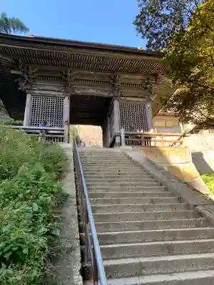 宝珠山 立石寺の山門・神門