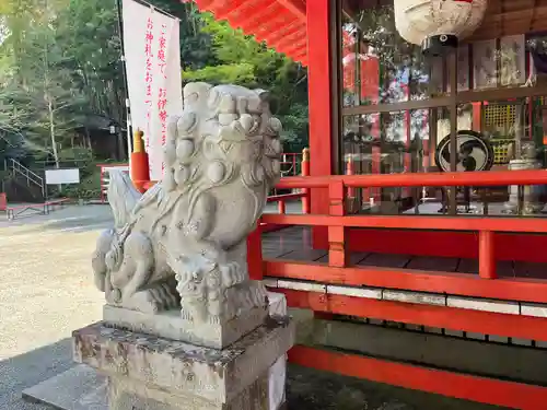 岩崎稲荷神社の狛犬