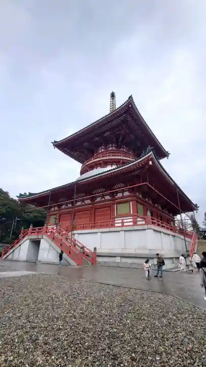 成田山新勝寺の{uncategorized: "未分類", other: "その他", undefined: "問題あり", building: "その他建物", grave: "お墓", sacred_gate: "鳥居", guardian: "狛犬", statue: "像", buddha: "仏像", history: "歴史", nature: "自然", garden: "庭園", animal: "動物", pagoda: "塔", temizu: "手水舎", mountain_gate: "山門・神門", sanctuary: "本殿・本堂", subordinate: "末社・摂社", art: "芸術", scenery: "景色", jizo: "地蔵", ema: "絵馬", goshuin: "御朱印", omikuji: "おみくじ", items: "授与品その他", amulet: "お守り", goshuincho: "御朱印帳", eats: "食事", festival: "お祭り", votive_dance: "神楽", shichigosan: "七五三参", wedding: "結婚式", experience: "体験その他", initially: "初詣", around: "周辺", anti_infection: "感染症対策"}