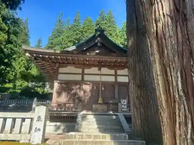 上梨白山宮の{uncategorized: "未分類", other: "その他", undefined: "問題あり", building: "その他建物", grave: "お墓", sacred_gate: "鳥居", guardian: "狛犬", statue: "像", buddha: "仏像", history: "歴史", nature: "自然", garden: "庭園", animal: "動物", pagoda: "塔", temizu: "手水舎", mountain_gate: "山門・神門", sanctuary: "本殿・本堂", subordinate: "末社・摂社", art: "芸術", scenery: "景色", jizo: "地蔵", ema: "絵馬", goshuin: "御朱印", omikuji: "おみくじ", items: "授与品その他", amulet: "お守り", goshuincho: "御朱印帳", eats: "食事", festival: "お祭り", votive_dance: "神楽", shichigosan: "七五三参", wedding: "結婚式", experience: "体験その他", initially: "初詣", around: "周辺", anti_infection: "感染症対策"}