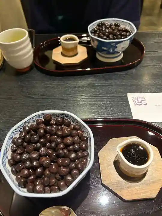 成田山深川不動堂(新勝寺東京別院)の{uncategorized: "未分類", other: "その他", undefined: "問題あり", building: "その他建物", grave: "お墓", sacred_gate: "鳥居", guardian: "狛犬", statue: "像", buddha: "仏像", history: "歴史", nature: "自然", garden: "庭園", animal: "動物", pagoda: "塔", temizu: "手水舎", mountain_gate: "山門・神門", sanctuary: "本殿・本堂", subordinate: "末社・摂社", art: "芸術", scenery: "景色", jizo: "地蔵", ema: "絵馬", goshuin: "御朱印", omikuji: "おみくじ", items: "授与品その他", amulet: "お守り", goshuincho: "御朱印帳", eats: "食事", festival: "お祭り", votive_dance: "神楽", shichigosan: "七五三参", wedding: "結婚式", experience: "体験その他", initially: "初詣", around: "周辺", anti_infection: "感染症対策"}