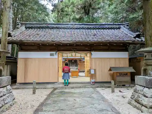 多奈閇神社の本殿・本堂