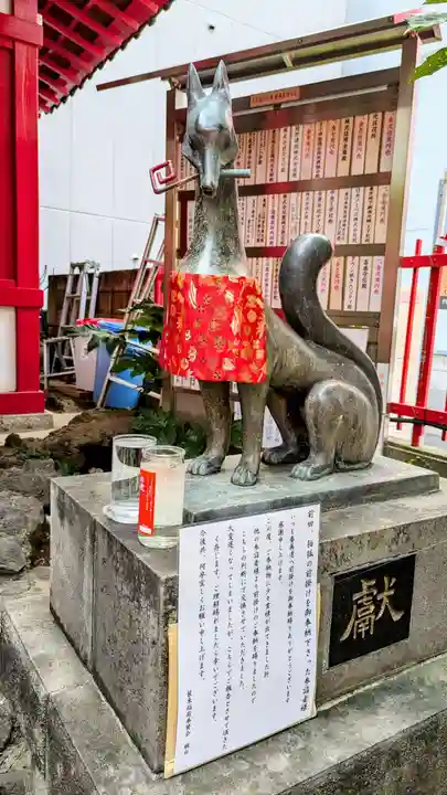 装束稲荷神社(王子稲荷神社境外摂社)の狛犬