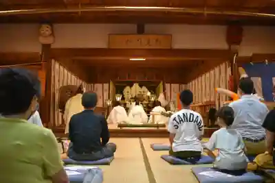 賀羅加波神社の本殿・本堂