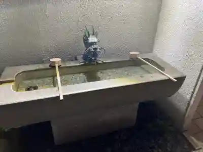 峯本稲荷神社の{uncategorized: "未分類", other: "その他", undefined: "問題あり", building: "その他建物", grave: "お墓", sacred_gate: "鳥居", guardian: "狛犬", statue: "像", buddha: "仏像", history: "歴史", nature: "自然", garden: "庭園", animal: "動物", pagoda: "塔", temizu: "手水舎", mountain_gate: "山門・神門", sanctuary: "本殿・本堂", subordinate: "末社・摂社", art: "芸術", scenery: "景色", jizo: "地蔵", ema: "絵馬", goshuin: "御朱印", omikuji: "おみくじ", items: "授与品その他", amulet: "お守り", goshuincho: "御朱印帳", eats: "食事", festival: "お祭り", votive_dance: "神楽", shichigosan: "七五三参", wedding: "結婚式", experience: "体験その他", initially: "初詣", around: "周辺", anti_infection: "感染症対策"}