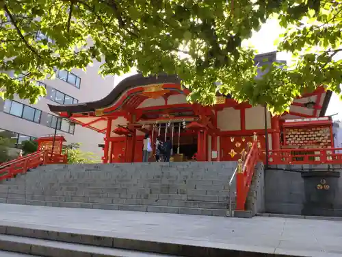 花園神社の本殿・本堂