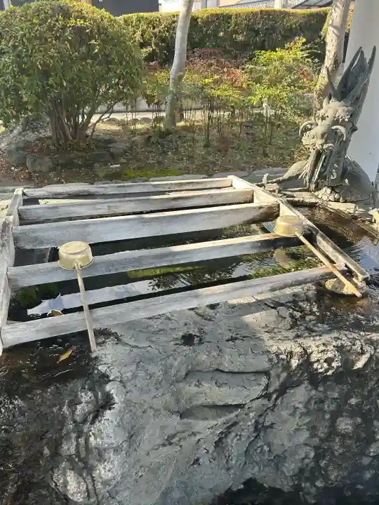 三條神社の{uncategorized: "未分類", other: "その他", undefined: "問題あり", building: "その他建物", grave: "お墓", sacred_gate: "鳥居", guardian: "狛犬", statue: "像", buddha: "仏像", history: "歴史", nature: "自然", garden: "庭園", animal: "動物", pagoda: "塔", temizu: "手水舎", mountain_gate: "山門・神門", sanctuary: "本殿・本堂", subordinate: "末社・摂社", art: "芸術", scenery: "景色", jizo: "地蔵", ema: "絵馬", goshuin: "御朱印", omikuji: "おみくじ", items: "授与品その他", amulet: "お守り", goshuincho: "御朱印帳", eats: "食事", festival: "お祭り", votive_dance: "神楽", shichigosan: "七五三参", wedding: "結婚式", experience: "体験その他", initially: "初詣", around: "周辺", anti_infection: "感染症対策"}