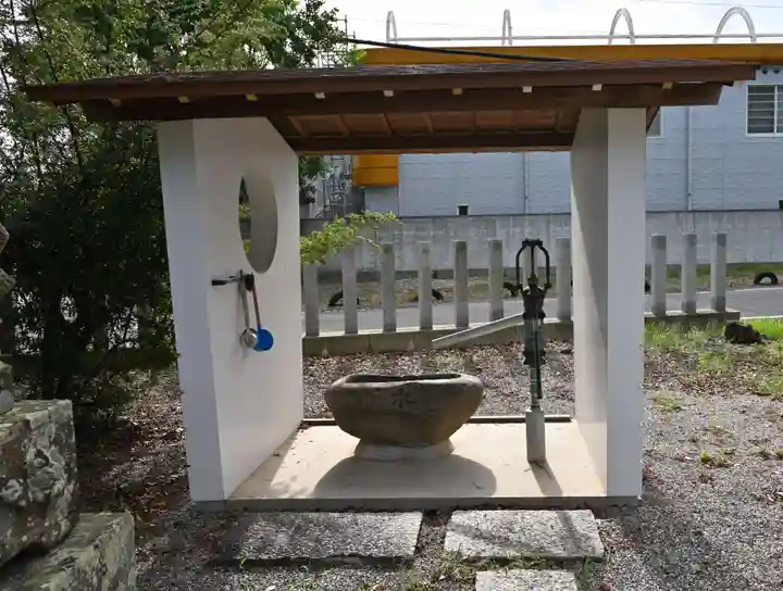 雨降神社の手水舎
