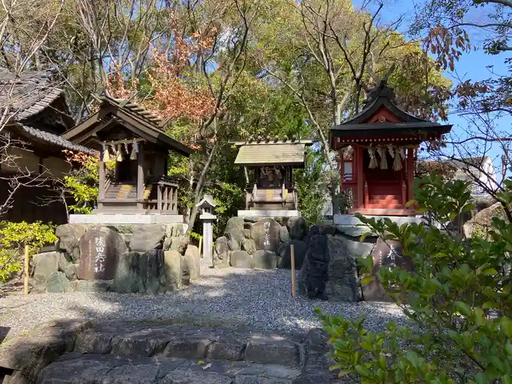 市原稲荷神社の末社・摂社