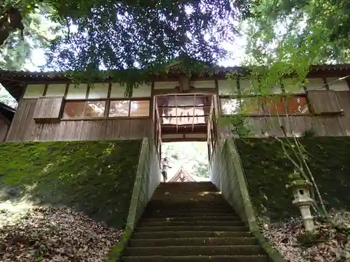 村檜神社の山門