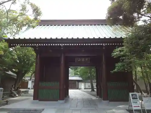 高徳院の山門・神門