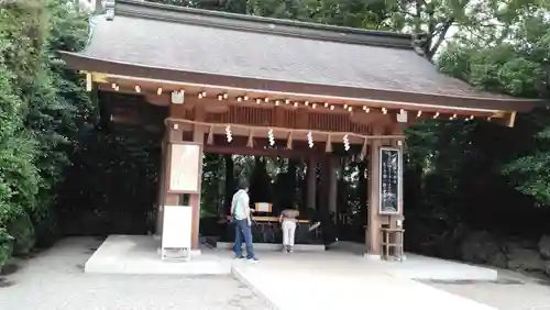 寒川神社の手水舎