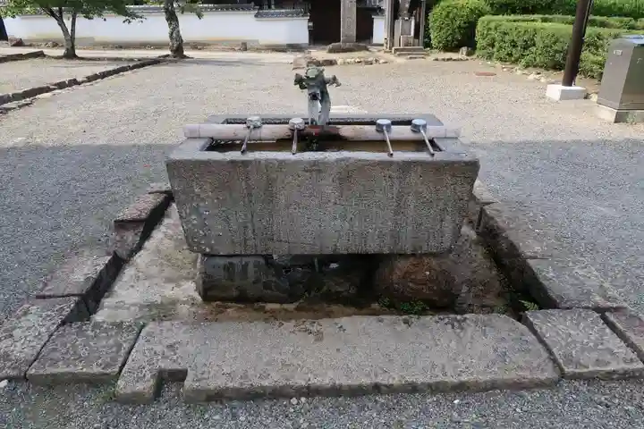 當麻寺の手水舎