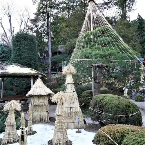 金蛇水神社の庭園