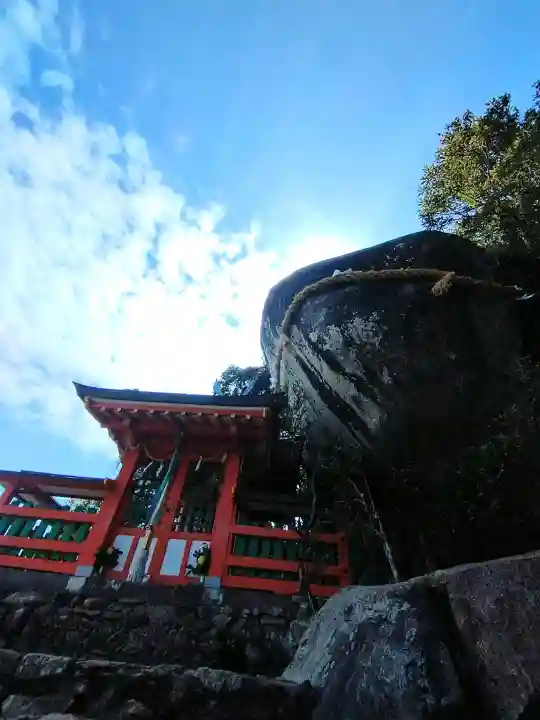 神倉神社(熊野速玉大社摂社)の{uncategorized: "未分類", other: "その他", undefined: "問題あり", building: "その他建物", grave: "お墓", sacred_gate: "鳥居", guardian: "狛犬", statue: "像", buddha: "仏像", history: "歴史", nature: "自然", garden: "庭園", animal: "動物", pagoda: "塔", temizu: "手水舎", mountain_gate: "山門・神門", sanctuary: "本殿・本堂", subordinate: "末社・摂社", art: "芸術", scenery: "景色", jizo: "地蔵", ema: "絵馬", goshuin: "御朱印", omikuji: "おみくじ", items: "授与品その他", amulet: "お守り", goshuincho: "御朱印帳", eats: "食事", festival: "お祭り", votive_dance: "神楽", shichigosan: "七五三参", wedding: "結婚式", experience: "体験その他", initially: "初詣", around: "周辺", anti_infection: "感染症対策"}