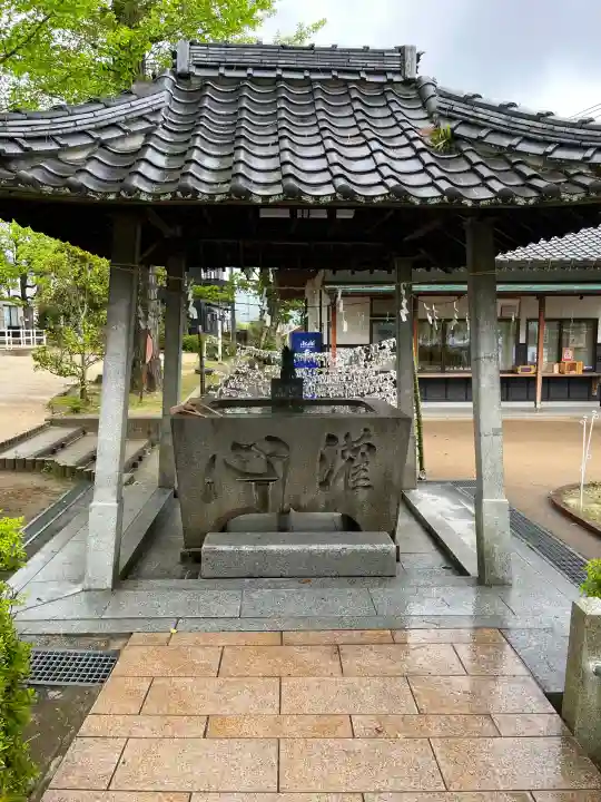 御建神社の{uncategorized: "未分類", other: "その他", undefined: "問題あり", building: "その他建物", grave: "お墓", sacred_gate: "鳥居", guardian: "狛犬", statue: "像", buddha: "仏像", history: "歴史", nature: "自然", garden: "庭園", animal: "動物", pagoda: "塔", temizu: "手水舎", mountain_gate: "山門・神門", sanctuary: "本殿・本堂", subordinate: "末社・摂社", art: "芸術", scenery: "景色", jizo: "地蔵", ema: "絵馬", goshuin: "御朱印", omikuji: "おみくじ", items: "授与品その他", amulet: "お守り", goshuincho: "御朱印帳", eats: "食事", festival: "お祭り", votive_dance: "神楽", shichigosan: "七五三参", wedding: "結婚式", experience: "体験その他", initially: "初詣", around: "周辺", anti_infection: "感染症対策"}