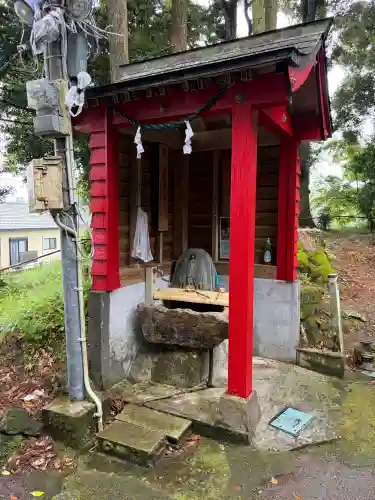 熊野神社の{uncategorized: "未分類", other: "その他", undefined: "問題あり", building: "その他建物", grave: "お墓", sacred_gate: "鳥居", guardian: "狛犬", statue: "像", buddha: "仏像", history: "歴史", nature: "自然", garden: "庭園", animal: "動物", pagoda: "塔", temizu: "手水舎", mountain_gate: "山門・神門", sanctuary: "本殿・本堂", subordinate: "末社・摂社", art: "芸術", scenery: "景色", jizo: "地蔵", ema: "絵馬", goshuin: "御朱印", omikuji: "おみくじ", items: "授与品その他", amulet: "お守り", goshuincho: "御朱印帳", eats: "食事", festival: "お祭り", votive_dance: "神楽", shichigosan: "七五三参", wedding: "結婚式", experience: "体験その他", initially: "初詣", around: "周辺", anti_infection: "感染症対策"}